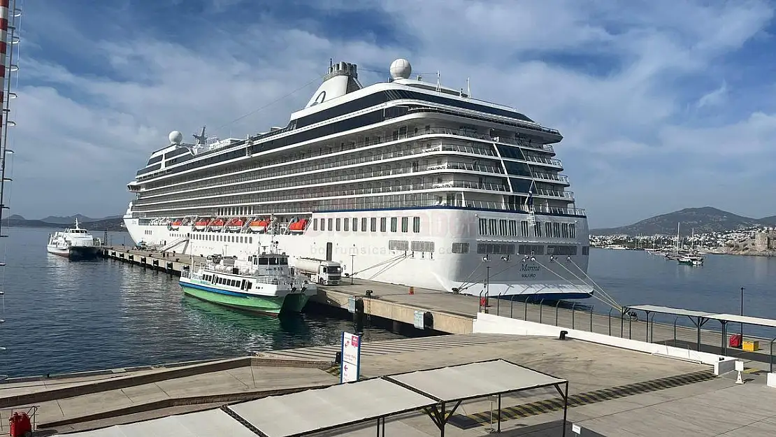 Marina İsimli Yolcu Gemisi Bodrum'a 1200 Turist Geldi