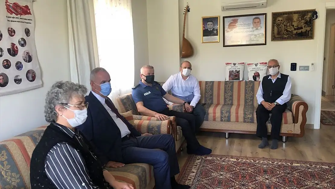 Marmaris Kaymakamı Aksoy'dan şehit annesine 'Anneler Günü' ziyareti