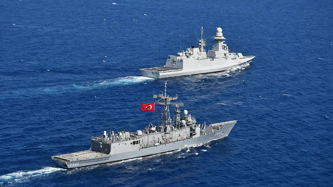 Mavi Vatan'ın yüzen kalesi TCG Gelibolu Fırkateyni İtalya Deniz Kuvvetleri unsuru İTS Bergamini ile eğitimler icra etti