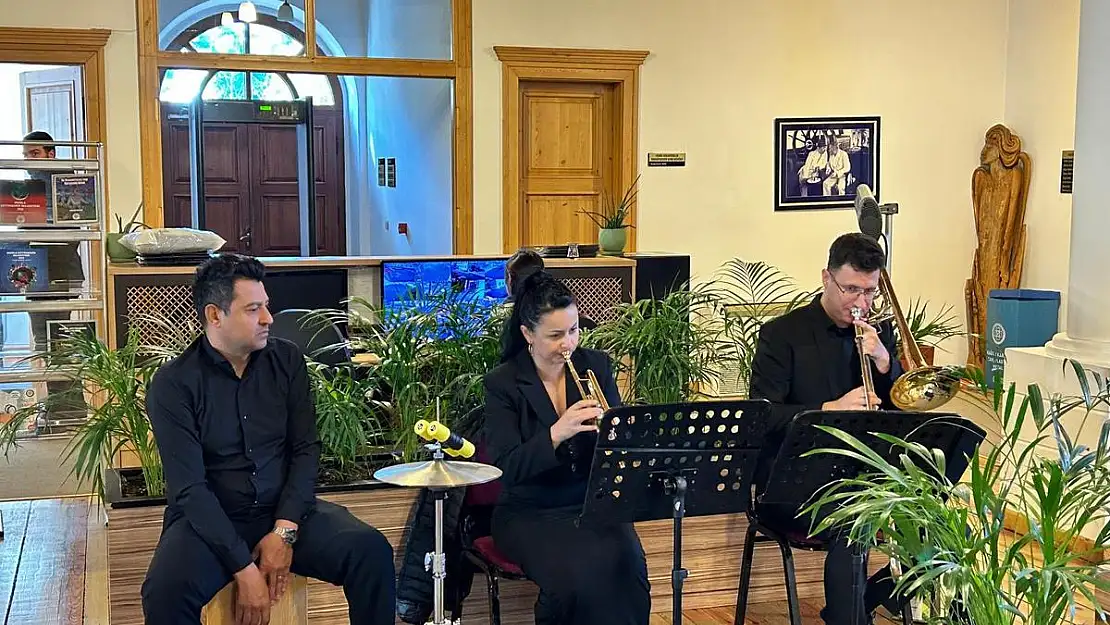 MBB Personeli Her Pazartesi İşe Klasik Müzik Dinletisi ile Başlıyor