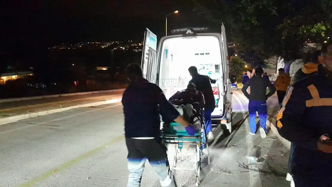 Motor Kurye Kazada Yaralandı