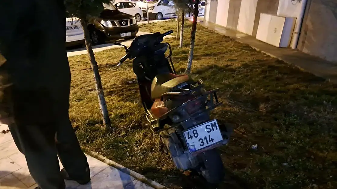 Motorlu Kurye Kazada Yaralandı