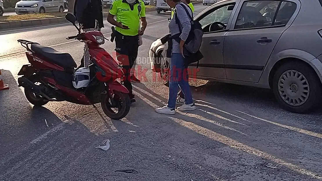Motosiklet Ana Yola Çıkmak İsteyen Otomobile Çarpı 1 Yaralı