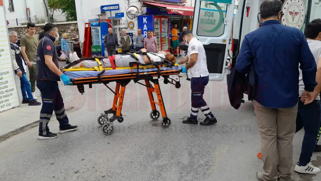 Motosiklet Otomobille Çarpıştı, 2 Yaralı