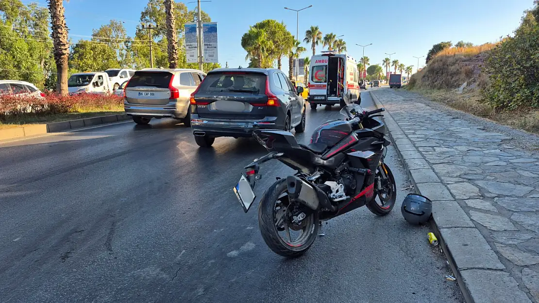 Motosiklet Sürücüsü Cip'e Çarptı: 1 Yaralı