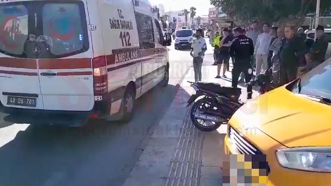 Motosiklet Sürücüsü Kontrolsüz Dönen Araca Çarpıp Yaralandı
