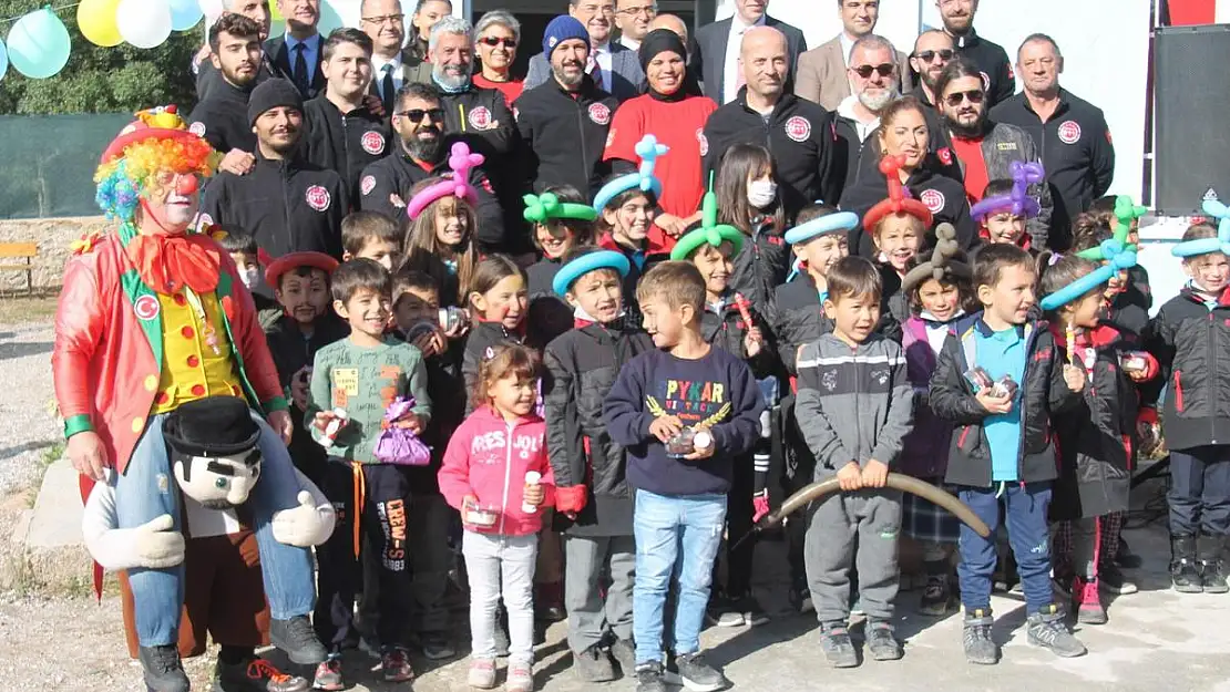 Muğla 911 Arama Kurtarma Araştırma Derneği Okulun Onarımına Destek Verdi