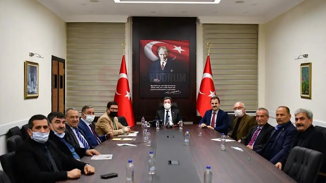 Muğla Valisi Orhan Tavlı, ziraat odası başkanlarıyla bir araya geldi