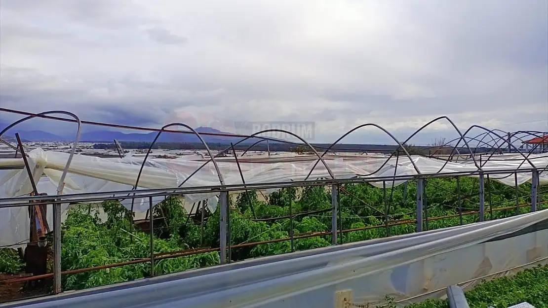 Muğla'da hortum seralarda hasara neden oldu