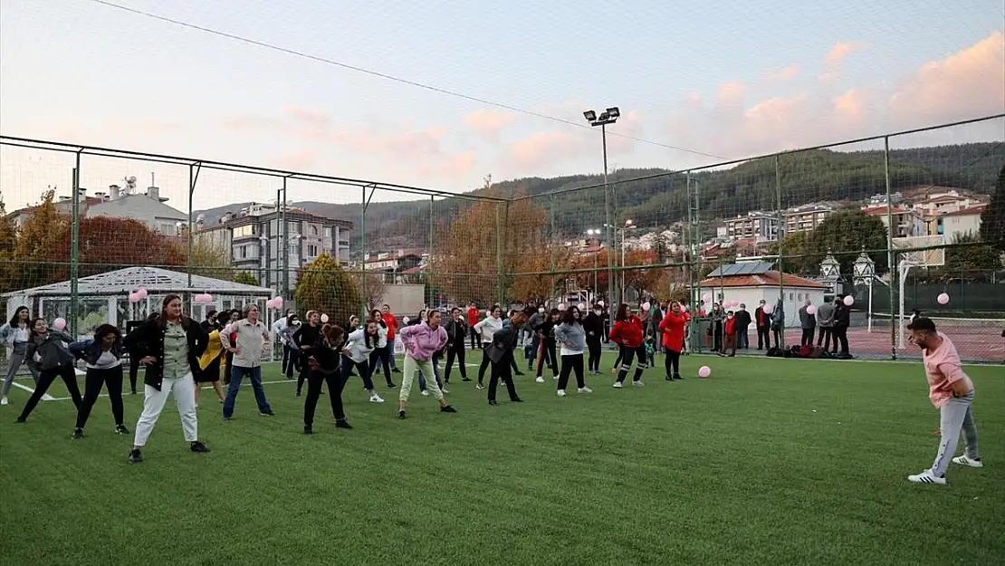 Muğla'da kadınlar 'Kansere gol atıyoruz' etkinliğinde buluştu