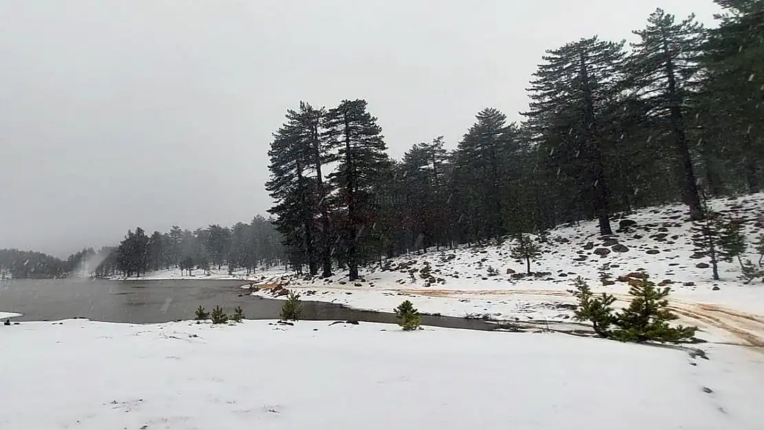Muğla'nın Yüksek Dağlarına Nisan Karı