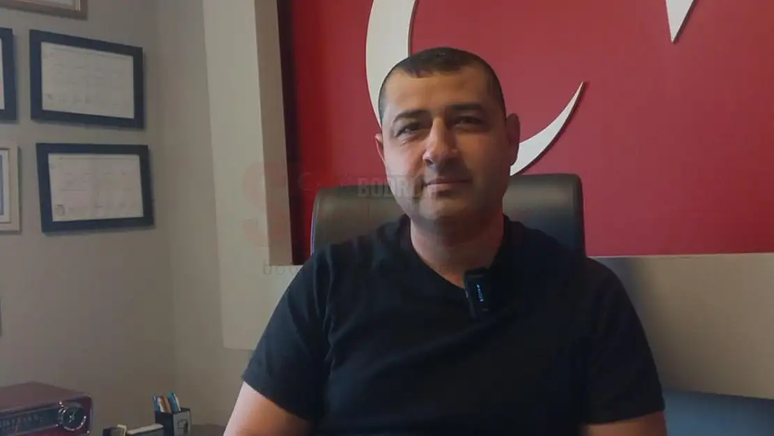 MUHTARDAN SERT AÇIKLAMA  GÜRÜN ÖNÜNE GELENİ SÜSÜYOR ARKASINA GEÇENİ DEPIYOR