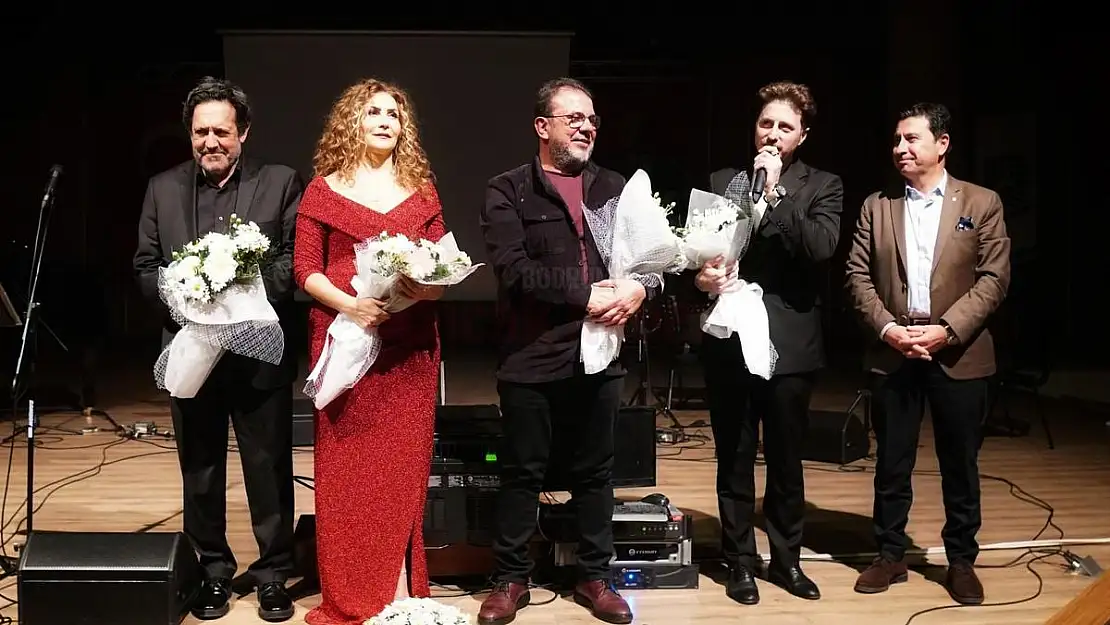 NAZIM HİKMET'İN 120'İNCİ YAŞ GÜNÜ BODRUM'DA KUTLANDI