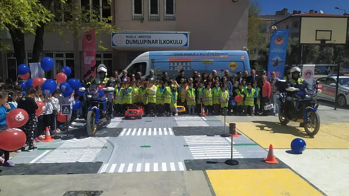 Öğrencilere Trafik Güvenliği Eğitimi Verildi