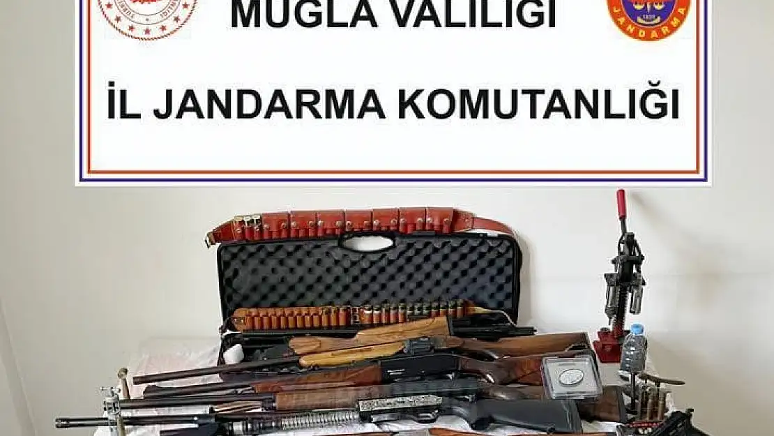 Operasyonda Ruhsatsız Silahlar Ele Geçirildi