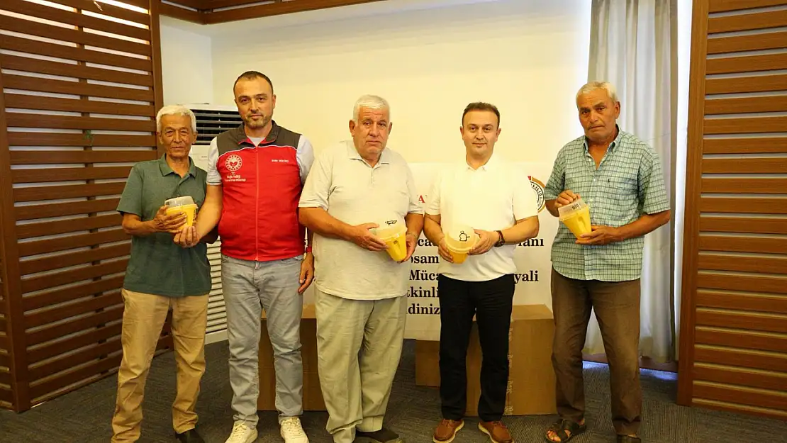 Ortaca'da Akdeniz Meyve Sineği ile mücadele kapsamında tuzak dağıtım etkinliği gerçekleştirildi