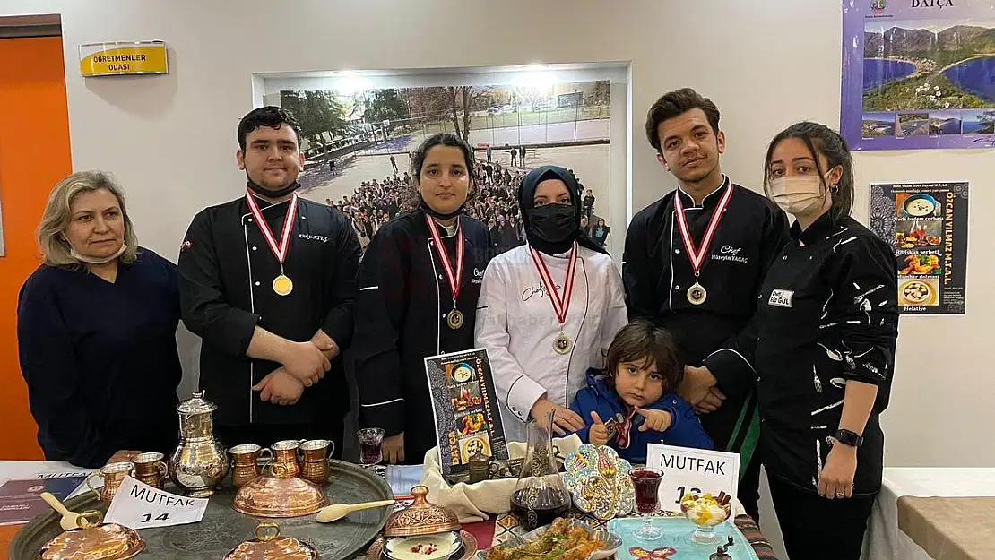 'Osmanlı Mutfağı Yemek Yarışması'ndan 5 Gümüş Madalya ile Döndüler