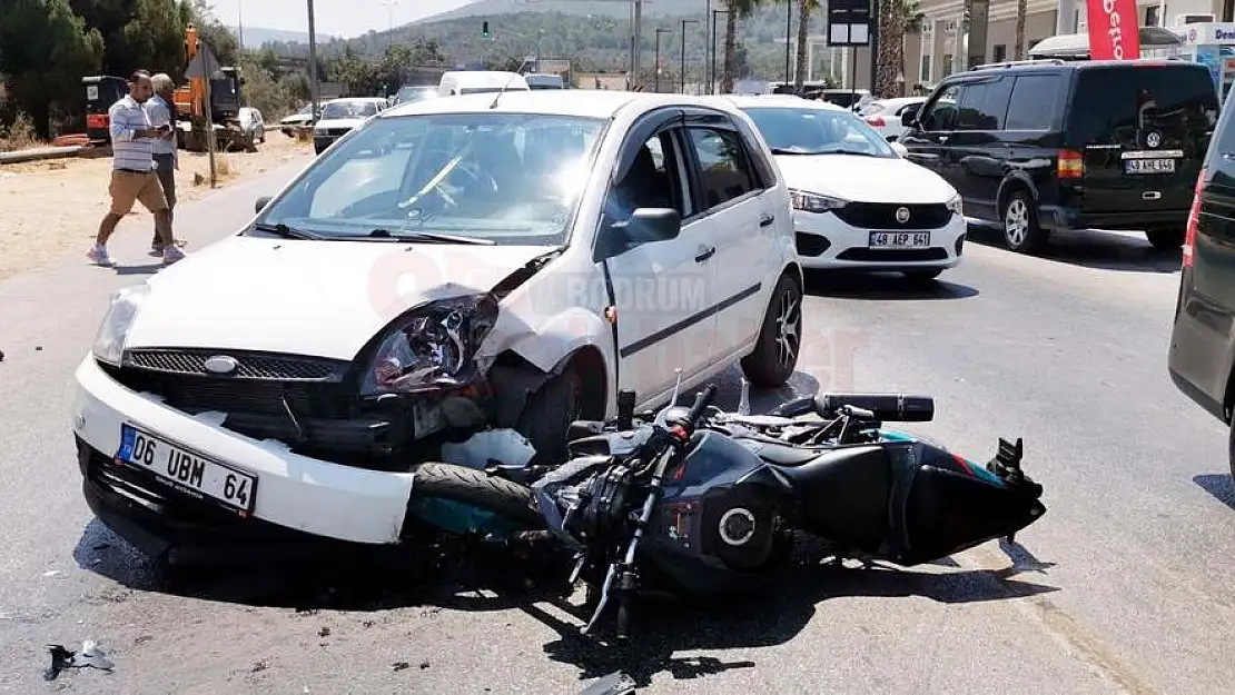 Otomobil İle Motosiklet Kafa Kafaya Çarpıştı  1 Kişi Yaralandı