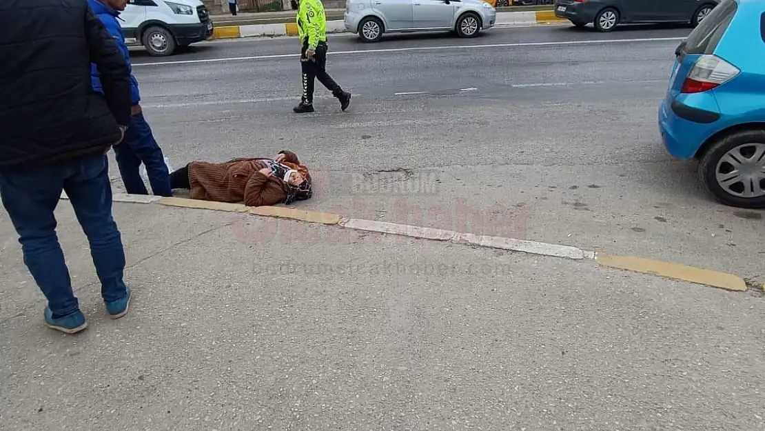 Otomobilin Çarptığı Yaşlı Kadın Yaralandı