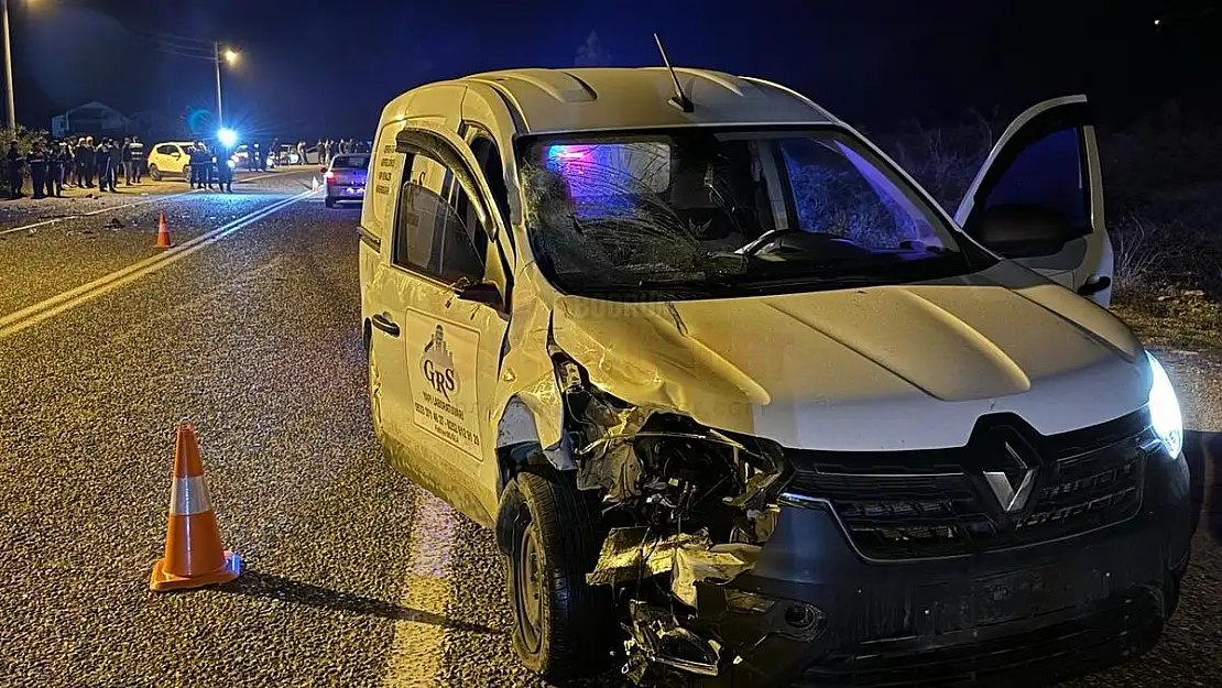 Otomobille Çarpışan Motosikletin Sürücüsü Öldü