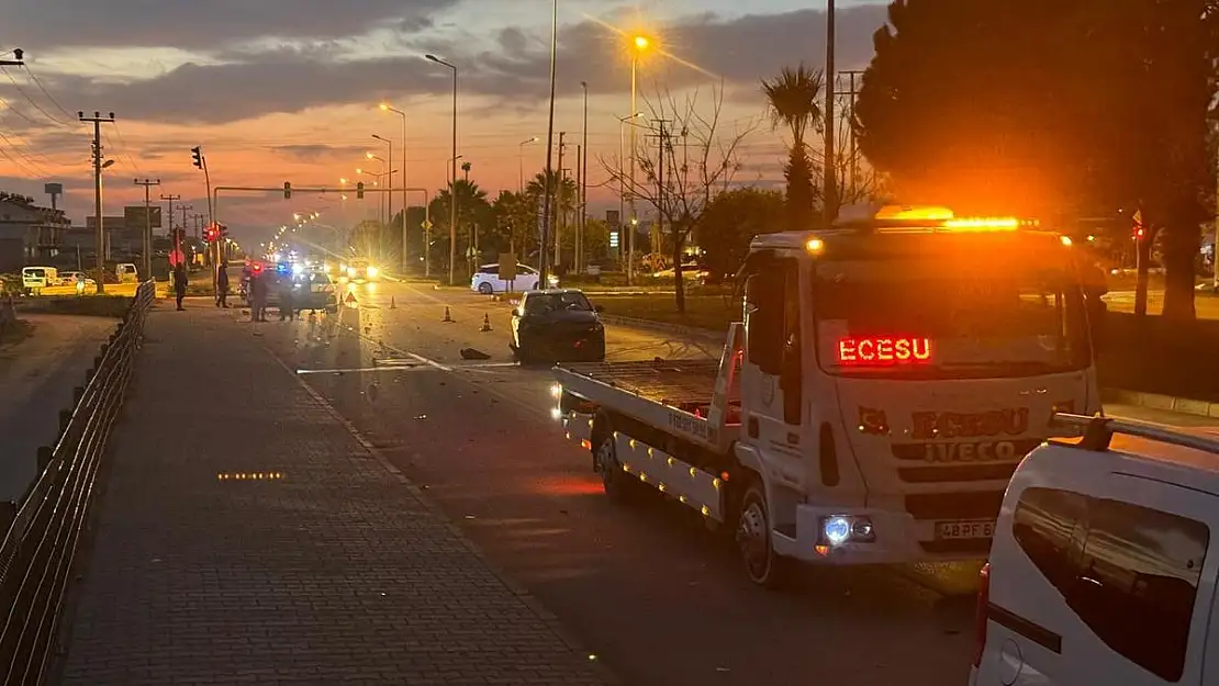 Otomobille Motosiklet Çarpıştı: 1 Ölü