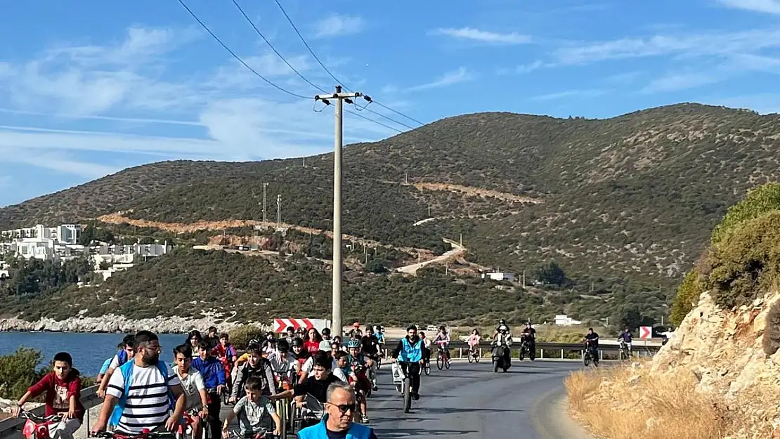 Pedallar Cami Sevgisiyle Çevrildi