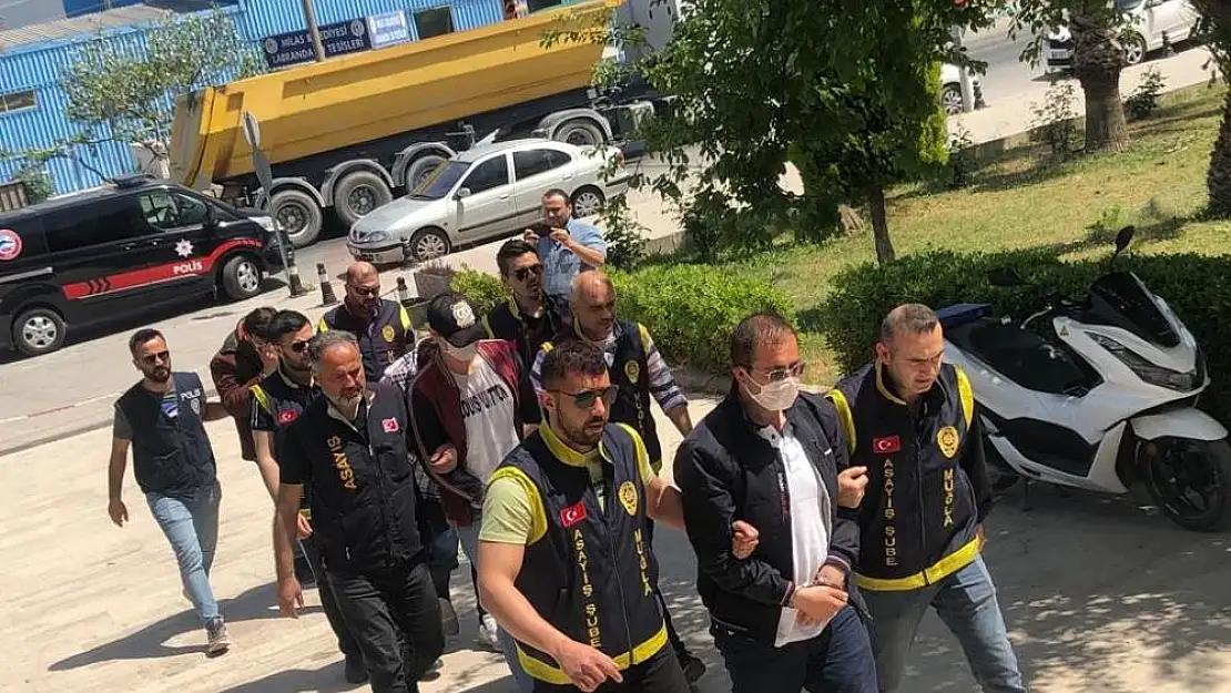 Polis ve Savcıyım Deyip, 678 Bin Lirasını Aldılar