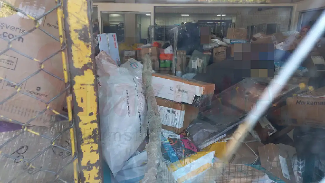 PTT Personeli Çekim Yapan Haberciye 'Elinden Geleni Ardına Koyma' Dedi