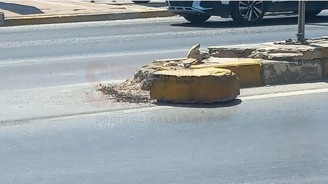 Refuj'dan Kopan Parça Tehlike Saçıyor