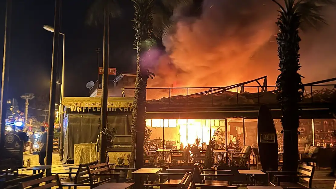 Restoran Yangını Paniğe Neden Oldu