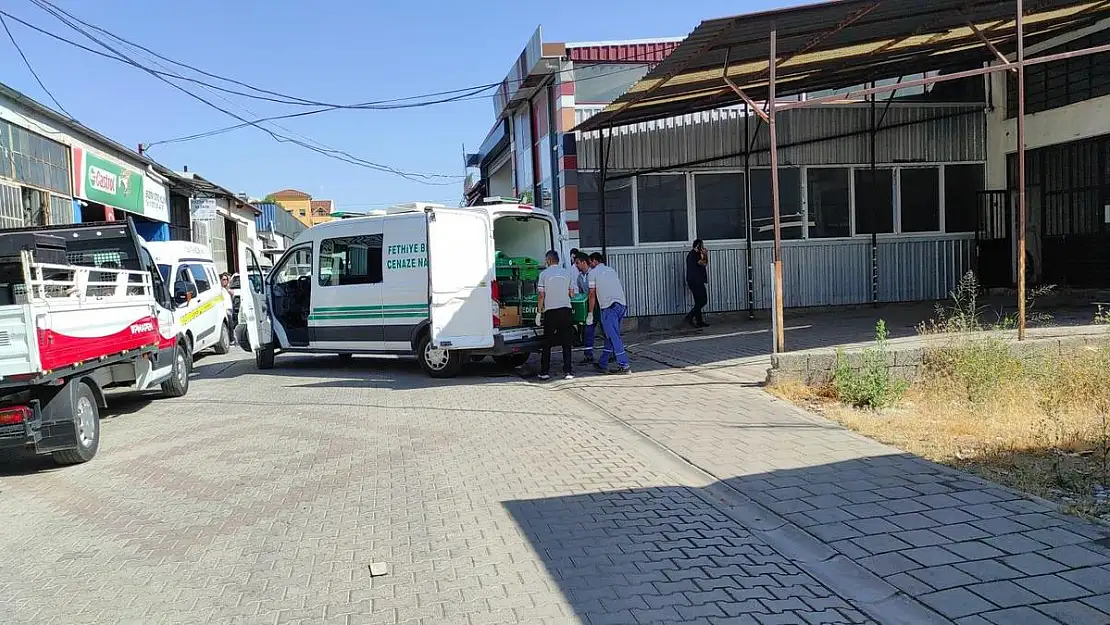 Sabah İşe Gelen Esnaf Buldu