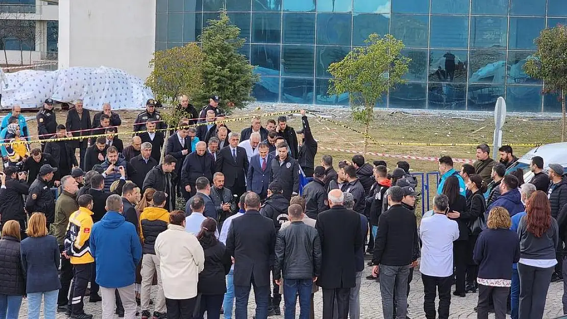 Sağlık Bakanı Prof. Dr. Memişoğlu, helikopter kazasının yaşandığı bölgede incelemelerde bulundu