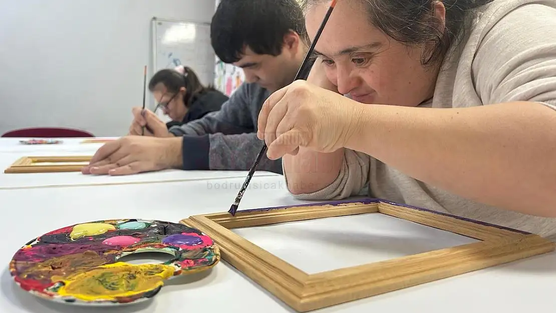 Sanatla Engeller Aşılıyor