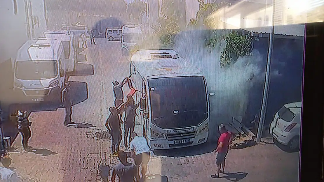 Sanayide Park yerinde Alev Alev Yandı