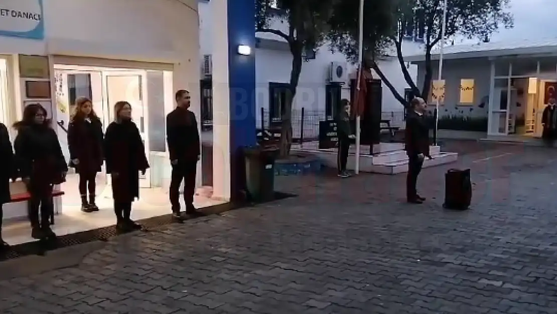 Şehitler İçin Saygı Duruşunda Bulunuldu