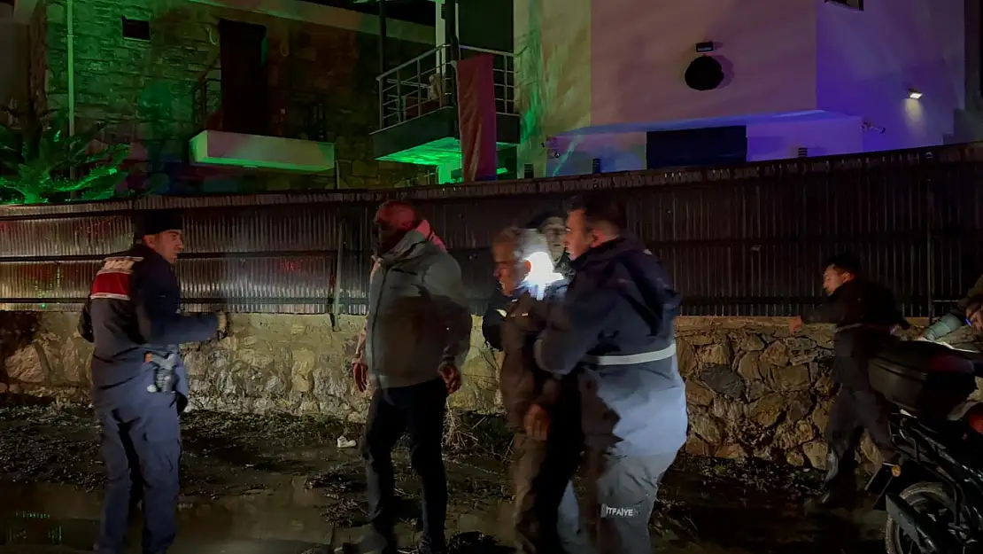 Sele kapılan vatandaş sağ olarak bulundu