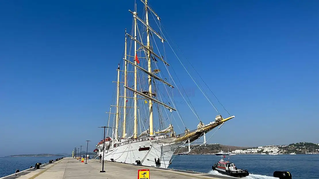 Star Flyer Malta Bayraklı Gemi Bodrum Limanına Yanaştı