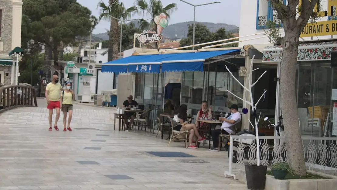 Tam Kapanmada Bodrum'un Keyfini Turistler Sürüyor