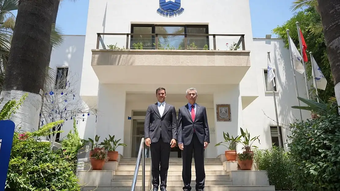 Tamer Mandalinci, Kaymakam Ali Sırmalı'yı makamında ağırladı