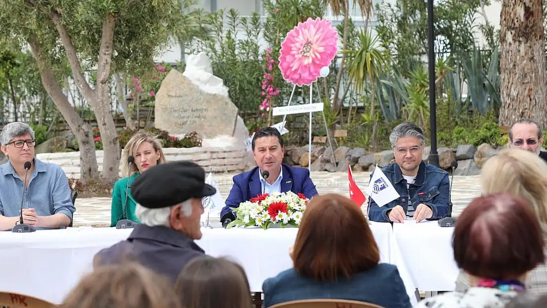 Tasarımcılar 'Merhaba Günü Logo Yarışmasına' Davet Edildi