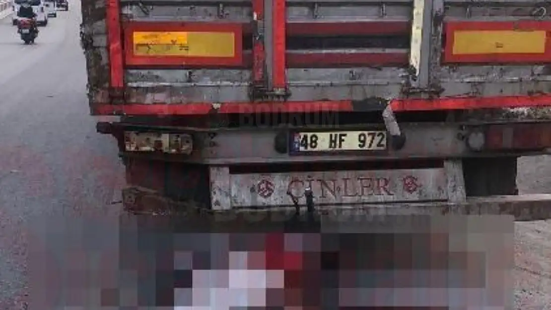Tır Dorsesine Çarpan Motosiklet Sürücüsü Hayatını Kaybetti