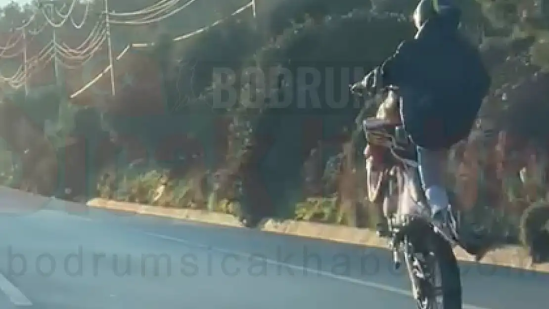 Trafikte Tehlikeli Sürüş Yapan Sürücü Anbean Görüntülendi