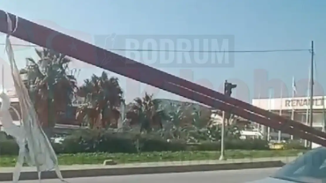 Trafikte Tehlikeli Sürüş Yapan Sürücü Kameralara Yansıdı