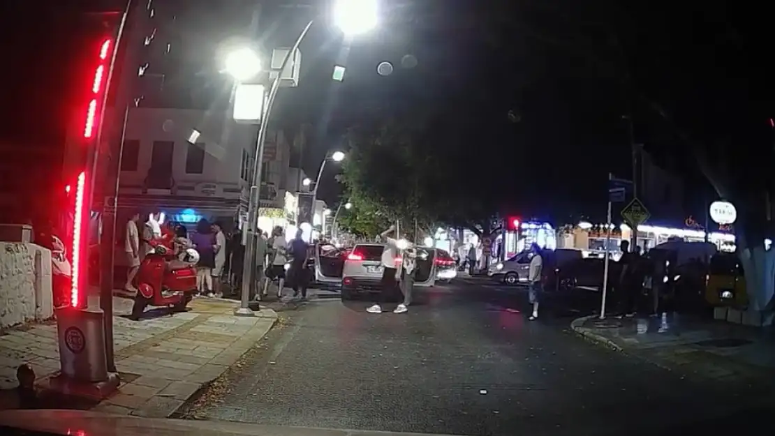 Trafikte Yumruklar Havada Uçuştu!