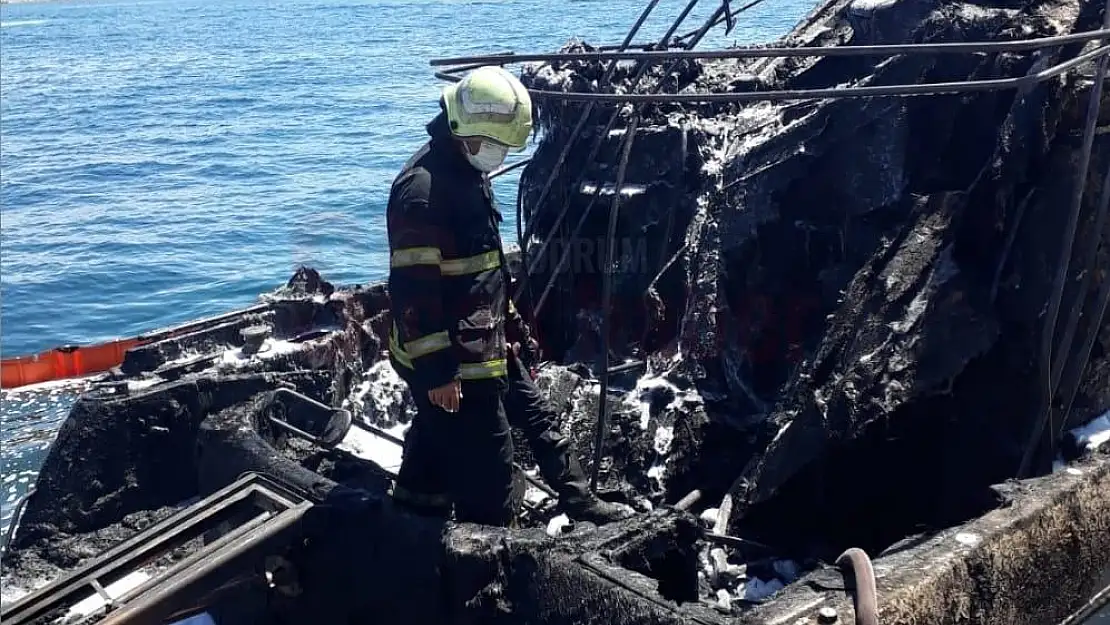 Turgutreis Marinada Demirleyen Lüks Yat da Yangın Çıktı