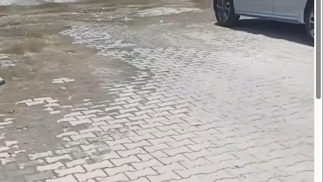 Turgutreis'teki su patlağı mahalleliyi endişelendiriyor