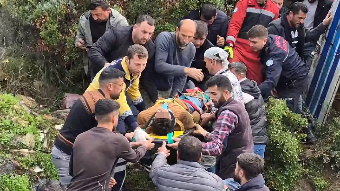 Uçuruma Devrilen Kamyonette 3 Kişi Yaralandı