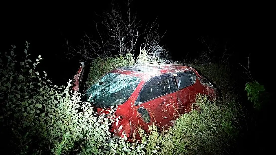 Uçuruma Uçan Jeep'teki Yaralılar İtfaiye Ekiplerince Kurtarıldı