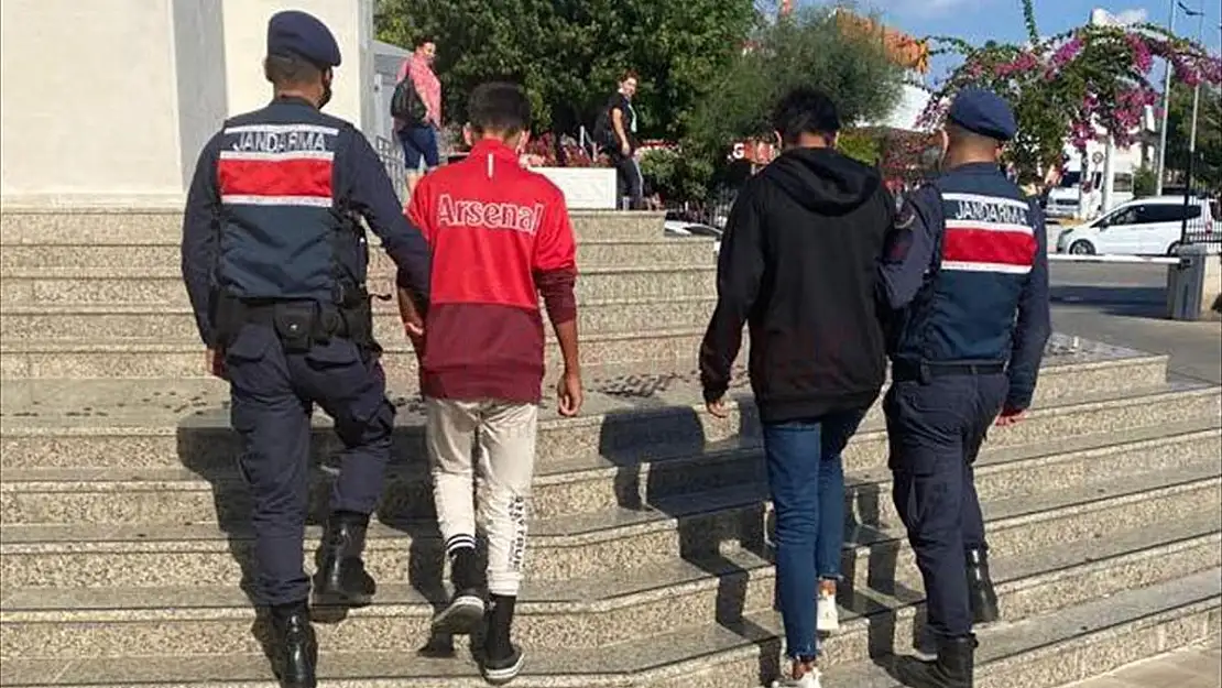 Ukraynalı Turistlerin Çantasını Çaldığı İddia Edilen İki Şüpheli Yakalandı