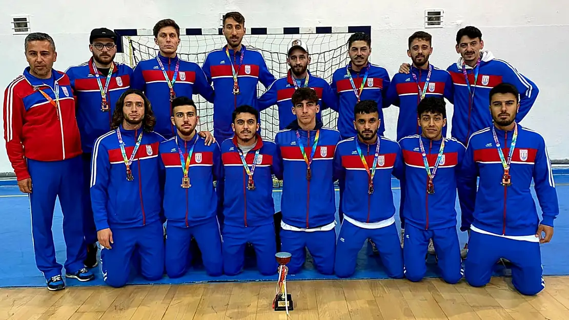 Üniversite Futsal Takımı Bronz Madalya ile Döndü